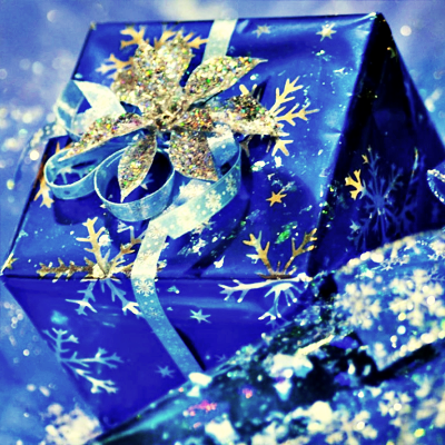 Present PFP 18 - Free profile picture