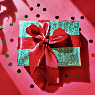 Present PFP 6 - Free profile picture